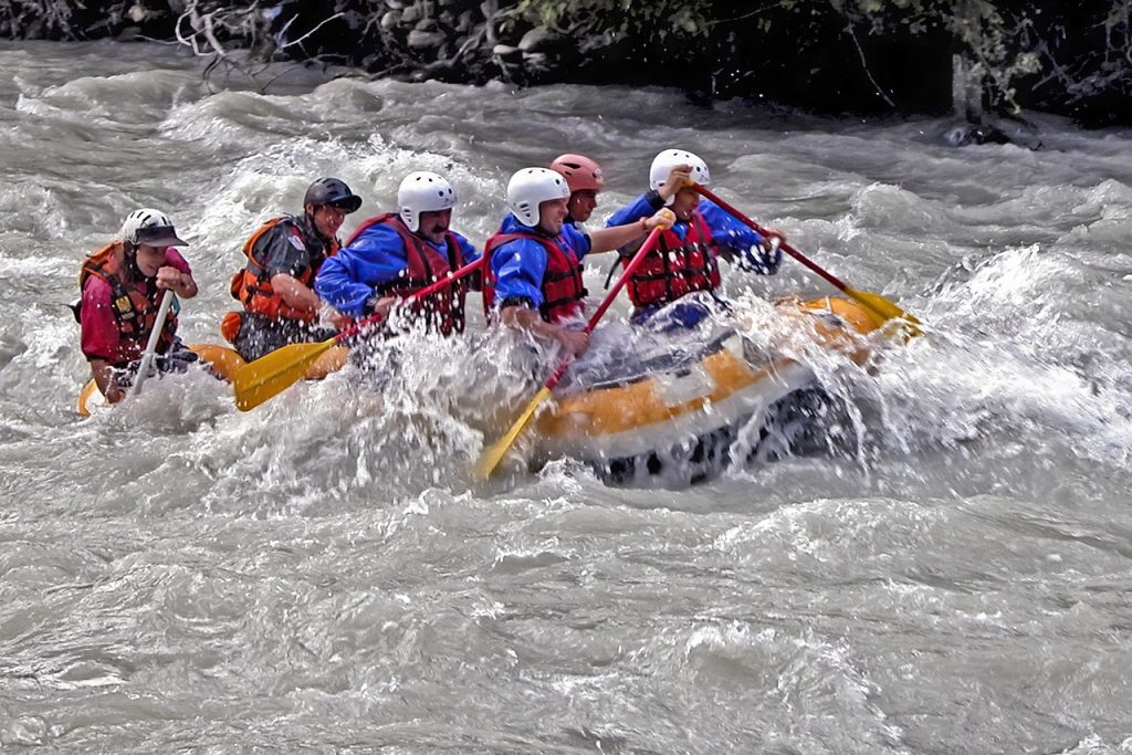 Water Adventures: Kayaking and Rafting in Greek Rivers Water Adventures: Kayaking and Rafting in Greek Rivers